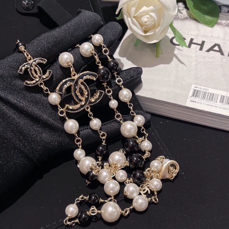 Ch**el necklaces